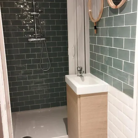 아파트 Cosy A 12m² Avec Terrasse Privee 파리